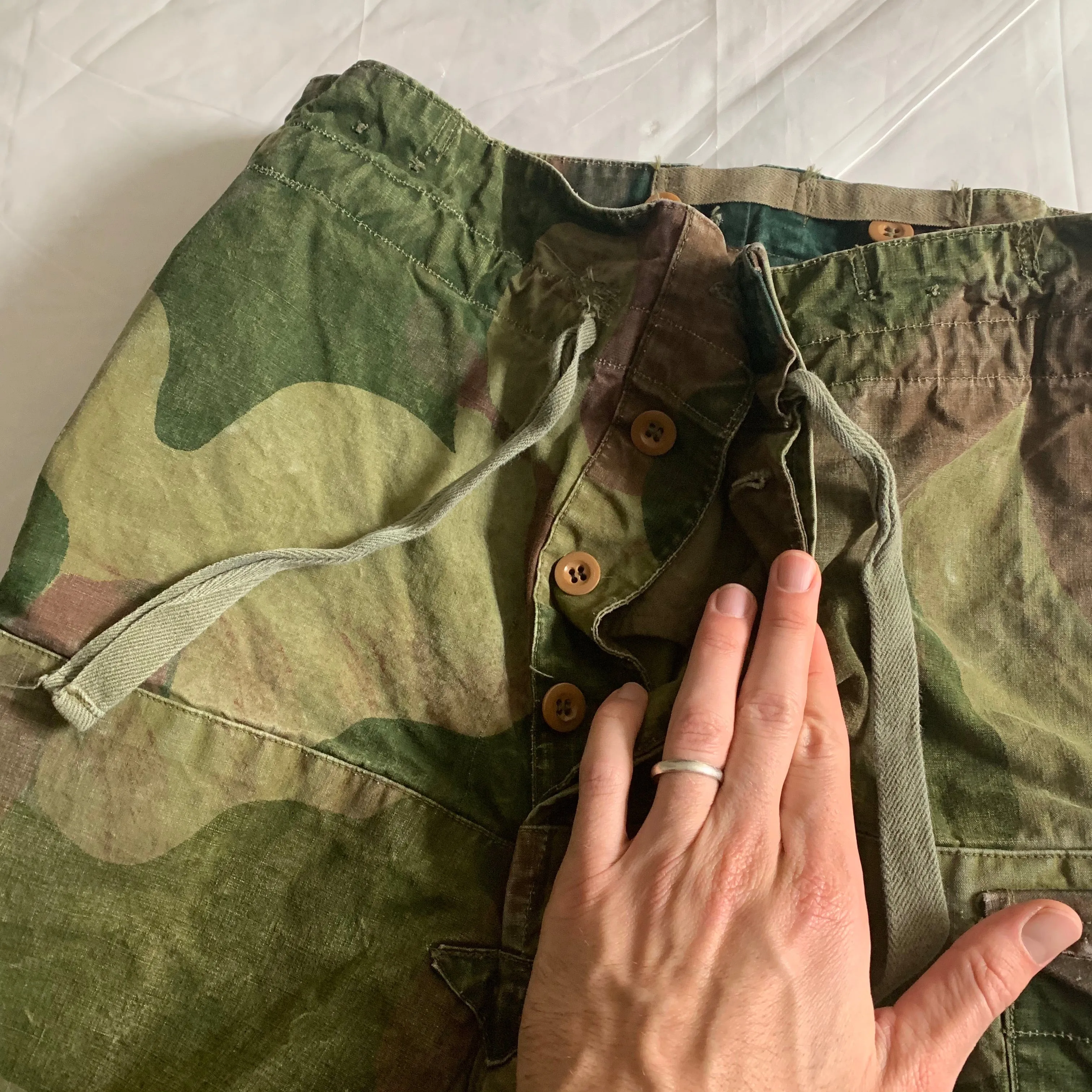 1950s Vintage Belgian Brushed Camo Cargo Pants - Size M