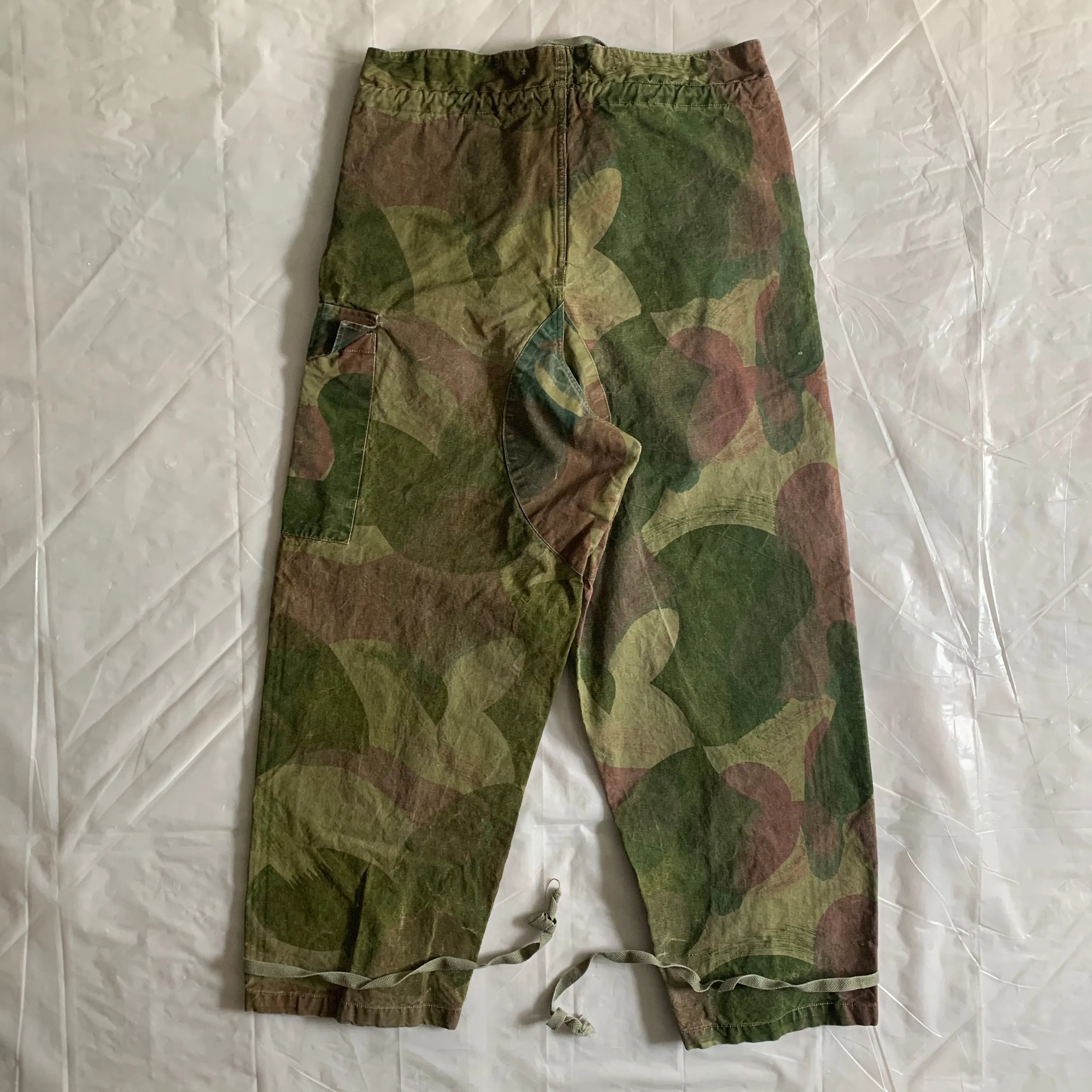 1950s Vintage Belgian Brushed Camo Cargo Pants - Size M